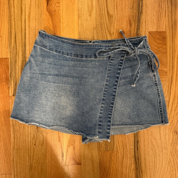 Almost Famous Blue Denim Wrap Skort - Picture 1 of 4